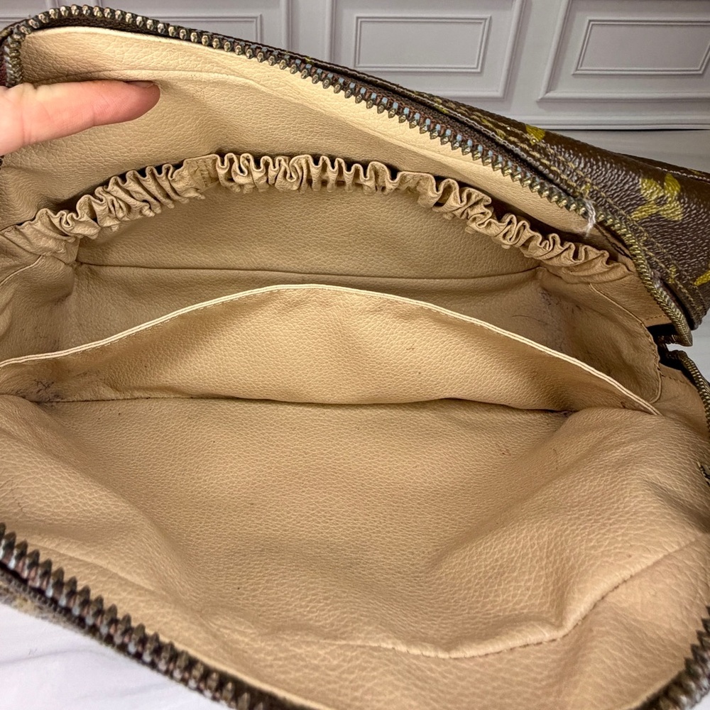 Louis Vuitton Monogram Travel Toiletry Bag | LV Cosmetic Pouch | Full Set - Picture 10 of 13